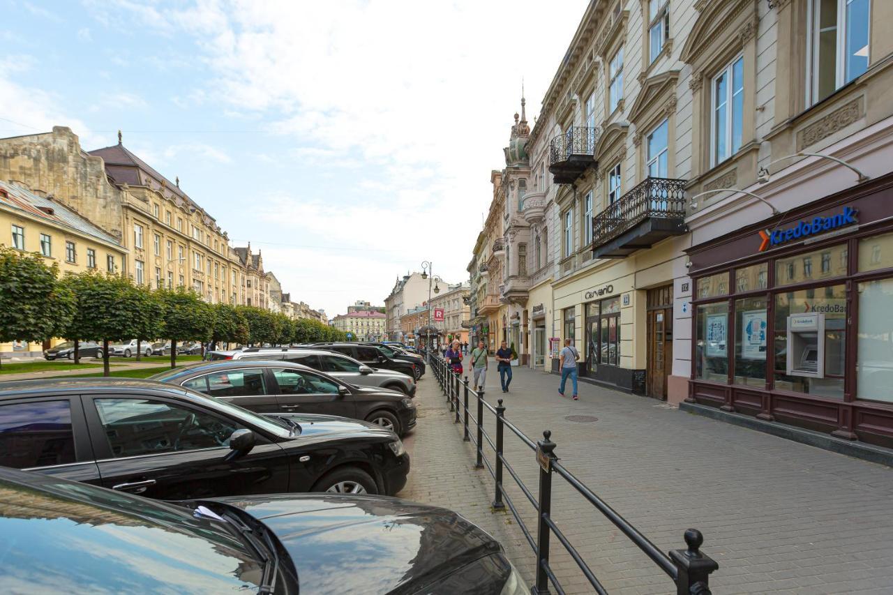Центр На Вулиці Проспект Шевченка 12 Навпроти Макдональса З Балконом Lviv Exterior foto