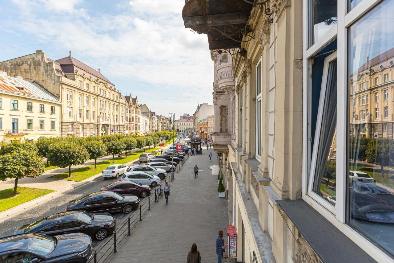Центр На Вулиці Проспект Шевченка 12 Навпроти Макдональса З Балконом Lviv Exterior foto
